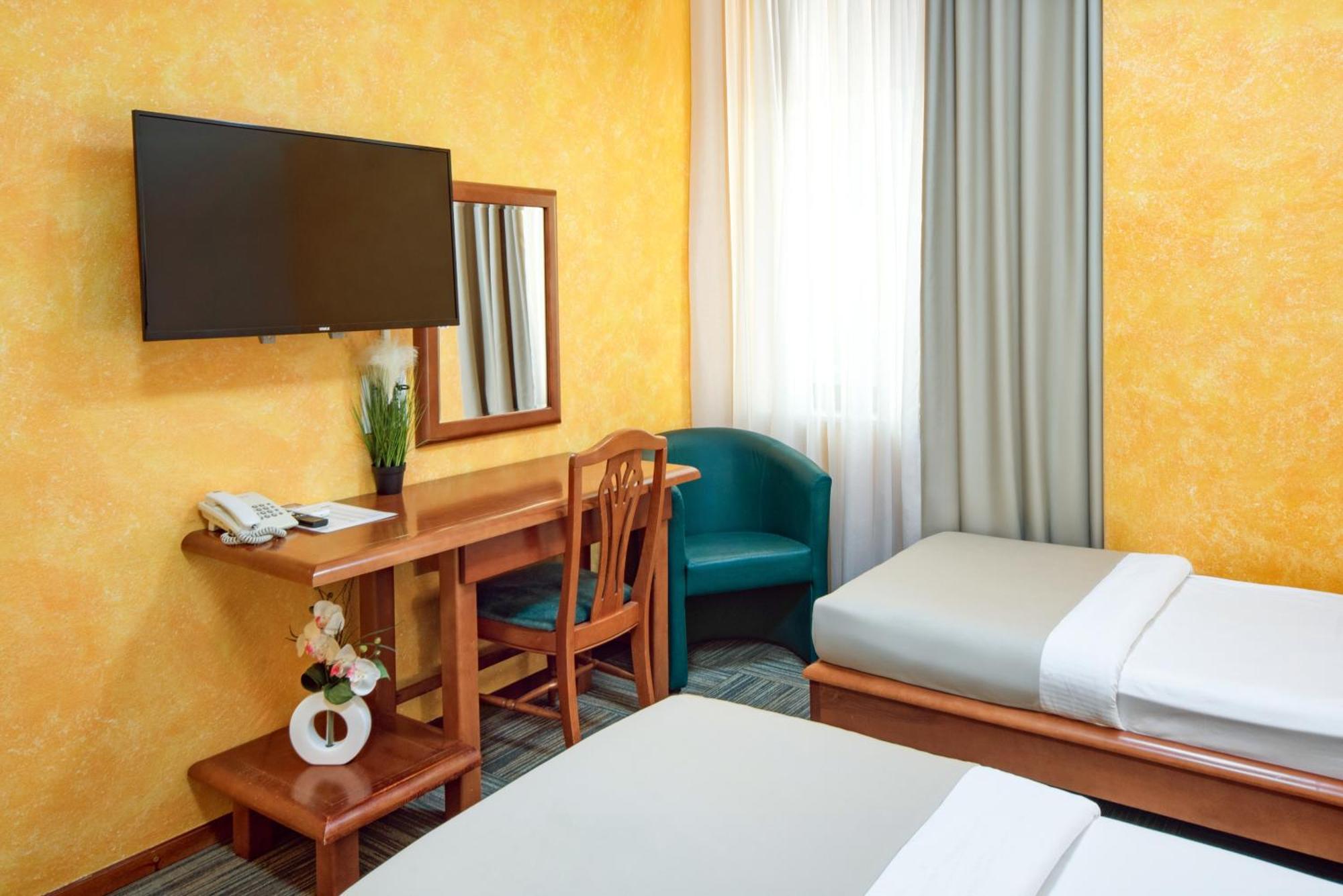 Hotel Kerber Подгорица Екстериор снимка